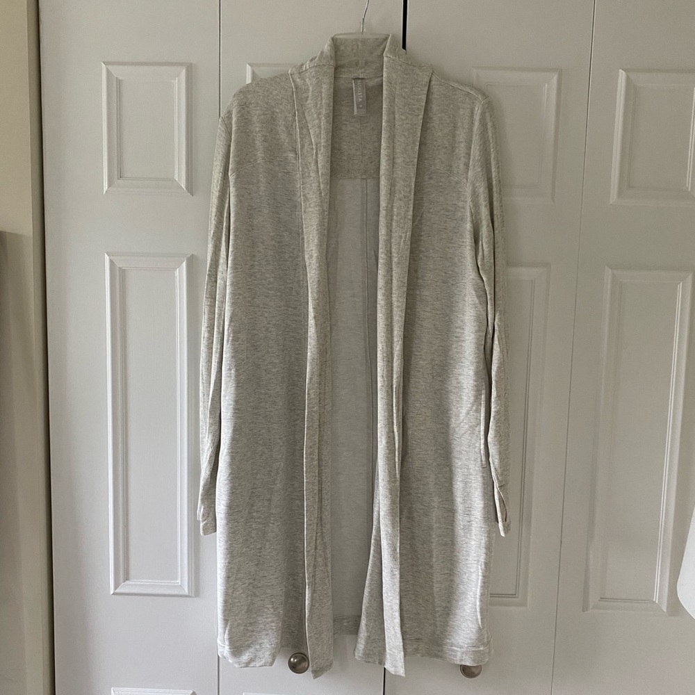 Athleta long-sleeve duster cardigan in light gray, Size Medium.